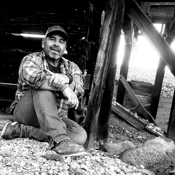 Meet your Posher, Larry - Picture 1 of 4